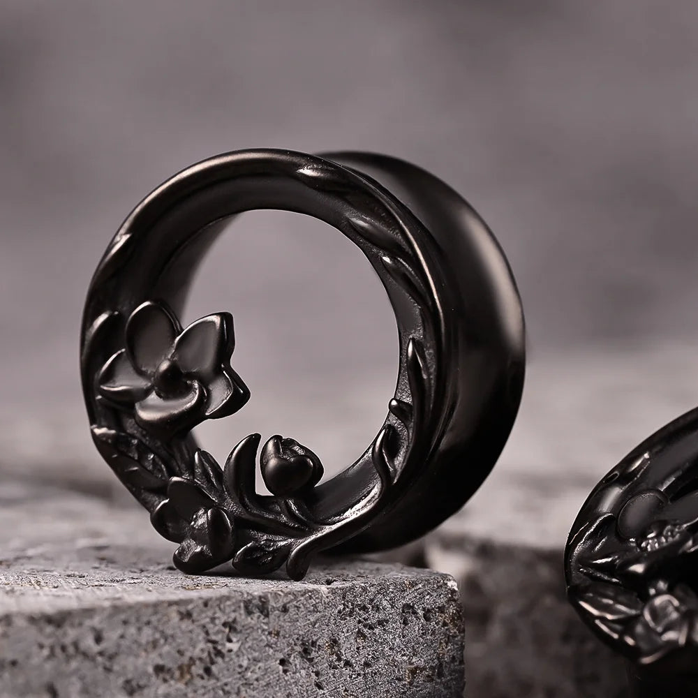 Vankula 2pcs Fashion Stainless Steel Vintage Flower Ear Plugs And Tunnels Ear Screw Gauges Expanders Body Piercing Jewelry